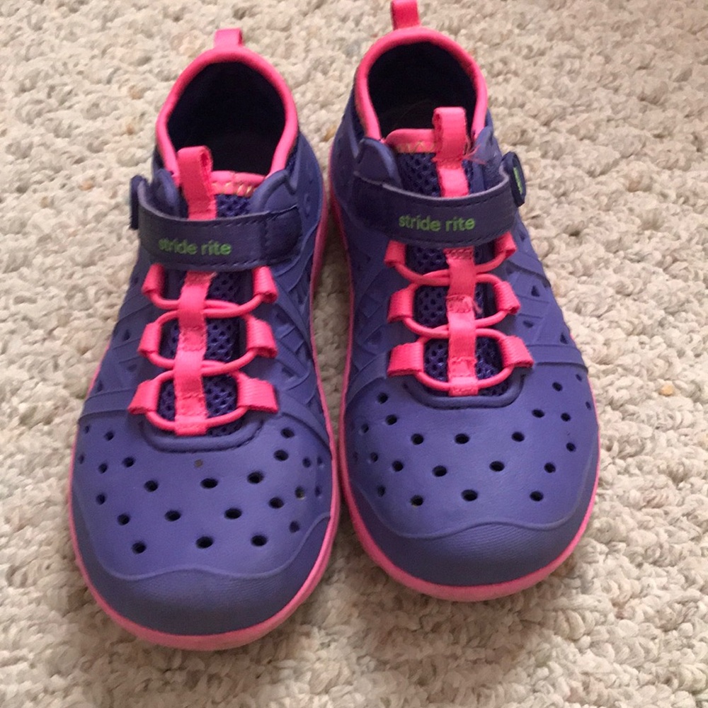 EUC stride rite Philbian water shoes